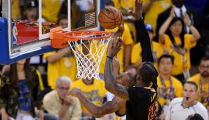 2016, Finals vs. Golden State Warriors, Game 7 - 93:89 gewonnen. In Oakland holte er den Cavs den Titel - unter anderem mit seinem Chasedown Block gegen Andre Iguodala. Stats: 27 Punkte, 11 Rebounds, 11 Assists, 3 Blocks.