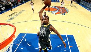 Kevin Durant zerlegt die New York Knicks mit 25 Punkten allein im vierten Viertel.