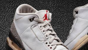 … und führte das berühmte Jumpman-Logo auf dem Schuh ein. Angeblich war der Air Jordan III der Lieblingsschuh von MJ, den er in zahlreichen Spielen trug.