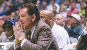 ... in seiner Karriere wurde Fitch zweimal zum Coach of the Year gewählt (1976, 1980) und 1996 zudem als einer der besten zehn Coaches der NBA-Geschichte ausgezeichnet.