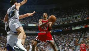 1996/97: 2,2 Mio. Dollar – Platz 128 ligaweit - All-NBA Second und All-Defensive First Team, Champion