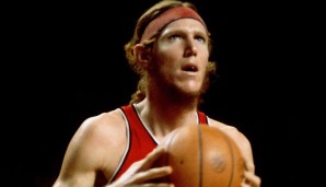 Platz 12: BILL WALTON (1974-1987) – Teams: Blazers, Clippers, Celtics – Erfolge: 2x NBA Champion, Finals-MVP, MVP, 2x All-Star, 1x First Team, 1x Second Team, 2x All-Defensive, Sixth Man of the Year.