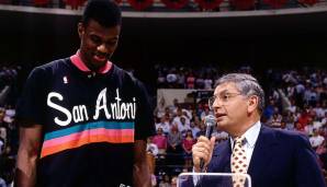 Platz 8: DAVID ROBINSON (1989-2003) – Team: Spurs – Erfolge: 2x NBA Champion, MVP, 10x All-Star, 4x First Team, 2x Second Team, 4x Third Team, 8x All-Defensive, Defensive Player of the Year, Rookie of the Year.