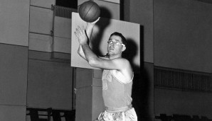 Der beste Spieler einer Ära, die nicht wirklich mit ihren Nachfolger-Generationen vergleichbar ist. Big George war zu seiner Zeit der erste Superstar und gewann vier der fünf ersten NBA-Meisterschaften.