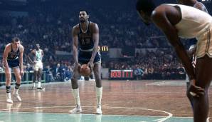 Platz 3: WILT CHAMBERLAIN (1959-1973) – Teams: Warriors, Sixers, Lakers – Erfolge: 2x NBA Champion, Finals-MVP, 4x MVP, 13x All-Star, 7x First Team, 3x Second Team, 2x All-Defensive, Rookie of the Year, All-Star Game MVP.