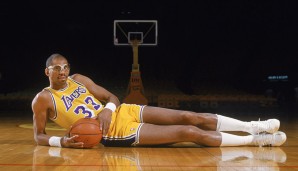 Platz 1: KAREEM ABDUL-JABBAR (1969-1989) – Teams: Bucks, Lakers – Erfolge: 6x NBA Champion, 2x Finals-MVP, 6x MVP, 19x All-Star, 10x First Team, 5x Second Team, 11x All-Defensive, Rookie of the Year.