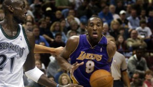Um Verstärkung für Kobe an Land zu ziehen, waren die Lakers wohl auch an KEVIN GARNETT dran. Vor dessen Trade zu den Celtics 2007 führte angeblich auch L.A. Gespräche mit den Wolves (für Odom und Bynum). Doch Garnett soll Boston vorgezogen haben.