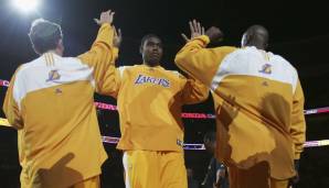 An der Seite von Bryant fand sich im Lakers-Kader der Saison 2005/06 kein ehemaliger oder zukünftiger All-Star - mit Ausnahme von Andrew Bynum, der in seiner Rookie-Saison aber kaum spielte -, dafür in Brown einer der größten Draft-Busts der Geschichte.