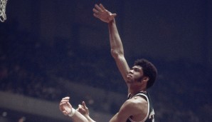 Platz 6: KAREEM ABDUL-JABBAR (Milwaukee Bucks, 22 Jahre und 352 Tage) - 46 Punkte gegen die Philadelphia 76ers am 3. April 1970