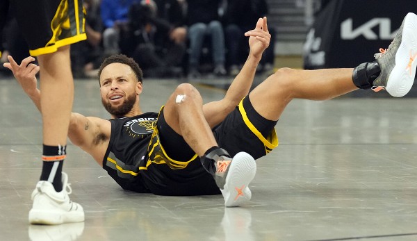 Stephen Curry ballert die Warriors mit seinem nächsten Dreierfeuerwerk zum Sieg gegen die Jazz.