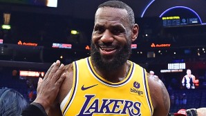 LeBron James will mit den Lakers über die Hintertür die Playoffs erreichen.
