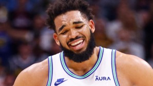 Karl-Anthony Towns foulte in Spiel 4 gegen die Dallas Mavericks aus.