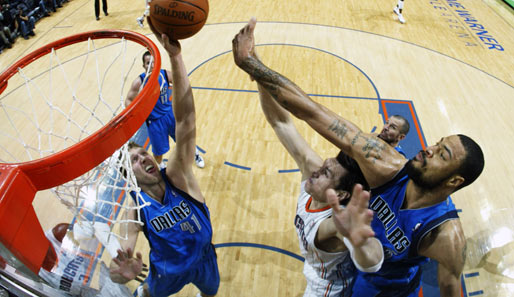 Dirk Nowitzki trug 4 Blocks zum Sieg seiner Dallas Mavericks gegen die Charlotte Bobcats bei