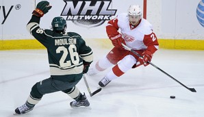 Matt Moulson (l.) entschied die Partie in Detroit zugunsten der Wild