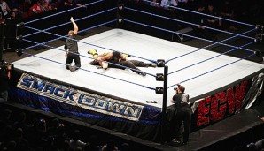 WWE SmackDown: Ambrose pinnt Cena