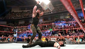 Braun Strowman besiegte Roman Reigns bei Payback per Running Powerslam