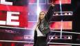 Ronda Rousey unterschreibt einen Vertrag bei der WWE.