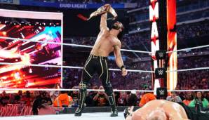 Als erstes stand das Universal Titelmatch zwischen Brock Lesnar und Seth Rollins auf dem Plan. Drei Curb Stomps in Serie reichten Rollins schließlich aus, um seinen dritten World-Title-Gewinn perfekt zu machen.