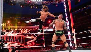 Danach sahen die 82.500 Zuschauer im Metlife Stadium ein Match zwischen zwei echten Legenden. AJ Styles und Randy Orton standen sich einmal mehr im Ring gegenüber. Das bessere Ende ewischte Styles, der Orton mit einem Phenomenal Forearm niederstreckte.