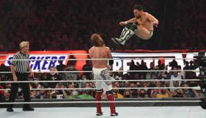 Es war ein packender Fight, bei dem Edge Reigns nach seinem Royal-Rumble-Sieg immer wieder an den Rand der Niederlage brachte, von Bryan aber immer wieder an seinem Sieg gehindert wurde.