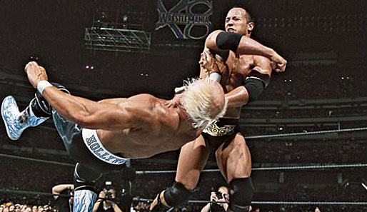Noch epischer wurde es bei WrestleMania X8: Im vielleicht emotionalsten Main Event aller Zeiten besiegte The Rock Hollywood Hulk Hogan