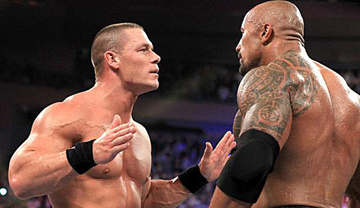 Nach dem Main Event gerieten The Rock und Partner John Cena noch aneinander, es setzte einen weiteren Rock Bottom. Fortsetzung folgt - bei WrestleMania