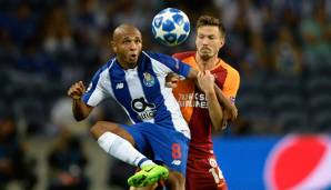 Martin Linnes im Duell mit Yacine Brahimi