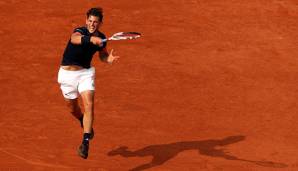 Dominic Thiem schlägt bei den French Open auf.