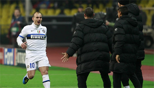 Der beste Spieler war auch der Matchwinner: Wesley Sneijder (l.) bejubelt sein 1:0