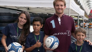 Die Laureus Kids durften Nico Rosberg in Interlagos treffen