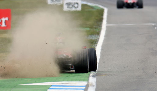 Immer wieder dunkle Wolken über Hockenheim: Doch die Qualifikation zum Deutschland-GP blieb trocken. Ausrutscher gab's trotzdem