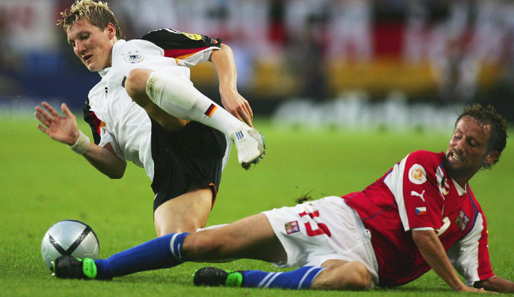 Mit Tschechien kegelte Roman Tyce bei der EM 2004 in Portugal Deutschland aus dem Turnier. Inzwischen grätscht er in Unterhaching Gegner ab