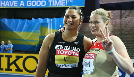...und holte die Silbermedaille - hinter der übermächtigen Valerie Vili aus Neuseeland (20,44m)