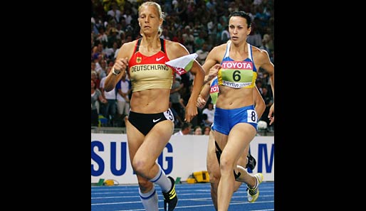 Für Gänsehaut sorgte Jennifer Oeser. Die Siebenkämpferin schien schon eine Medaille schon verspielt zu haben, als sie im abschließenden 800m-Rennen stürzte