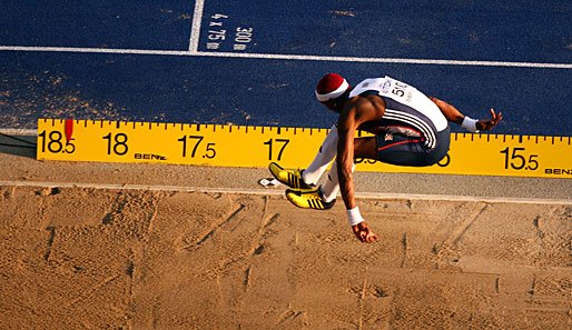 Phillips Idowu holte sich die Goldmedaille im Dreisprung. Er sprang im dritten Versuch 17,73m - Weltjahresbestleistung