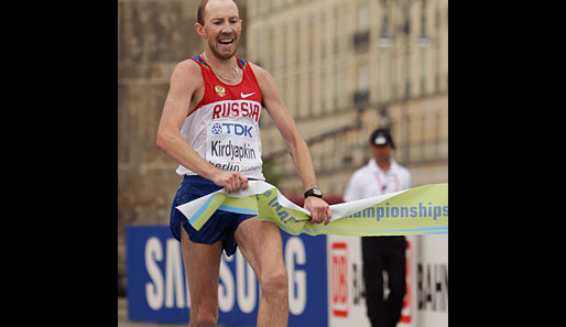 Tag 7 der WM: Am Vormittag lag die gesamte Aufmerksamkeit bei den Gehern: Über 50km gewann Sergej Kirdyapkin das dritte Geher-Gold für Russland