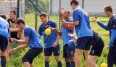 In der Gruppe macht's am meisten Spaß: Die Freiburger Spieler beim Ballwurf