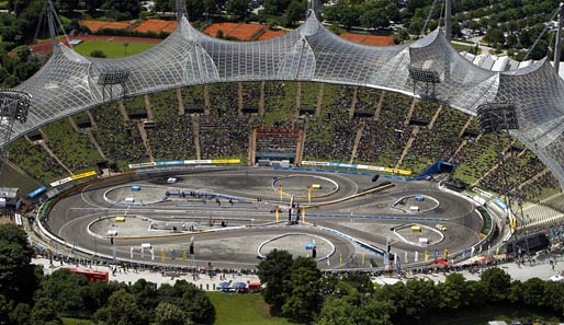 Beim Showevent verwandelt die DTM das Münchener Olympiastadion in eine Rennstrecke