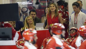Ganz hoher Besuch bei Ferrari: Keine geringere als Paris Hilton stattet der Scuderia einen Besuch ab. Vettel bringt es Glück, er fährt aufs Podest