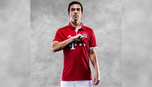 Das Heimjersey ist farbenfroher. Getreu dem Motto "Trikot schlicht, spielerisch spektakulär"? Die weißen Ränder an den Ärmelchen gab's letzte Saison nicht