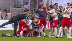 Aufstiegstraube statt Aufstiegslorbeeren. Leipzig im Freudentaumel, nächstes Jahr fordern die Bullen die Bayern