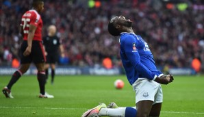 Platz 5: Romelu Lukaku, FC Everton, Vertrag bis 2019, Transfersumme 58,1 Mio. Euro. Mit 23 Jahren schon 60 Premier-League-Tore. Keine Frage, der Belgier wäre teuer