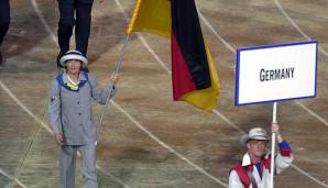 Sydney 2000, Birgit Fischer: Die erfolgreichste deutsche Olympioniken aller Zeiten (achtmal Gold und viermal Silber im Rudern) hat seit der Eröffnungsfeier 2000 in Sydney auch die Position als erste Fahnenträgerin der BRD bei Sommerspielen in ihrer Vita