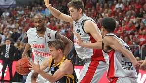 JUNI: In der BBL geht alles seinen gewohnten Gang. Die Brose Baskets Bamberg sichern sich in den Finals gegen Alba Berlin erneut den Titel