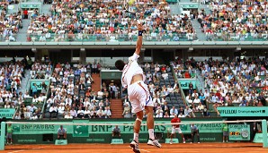 JUNI: Novak Djokovic verliert das beste Match des Jahres im Halbfinale der French Open gegen Roger Federer. Es ist seine erste Pleite der Saison. Den Titel holt Rafael Nadal
