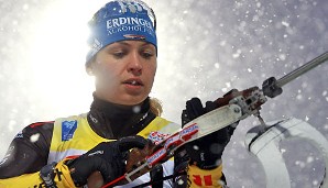 DEZEMBER: Magdalena Neuner macht Schluss. Der deutsche Biathlon-Superstar erklärt seinen Rücktritt zum Saisonende. Neuner ist dann erst 25 Jahre alt