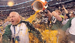FEBRUAR: Die Green Bay Packers gewinnen einen spektakulären Super Bowl gegen die Pittsburgh Steelers. Endstand: 31:25