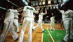 Und die Celtics nahmen Larry sofort auf - sowohl die Mitspieler als auch die Fans im legendären Boston Garden