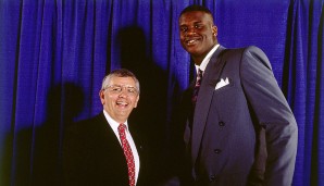 Seine überragenden Leistungen machte die ganze NBA heiß auf den Center: Schließlich ergatterten die Magic 1992 den No.1-Pick im Draft und damit den talentierten Big Men