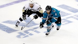 Joe Pavelski (r.) ist auch bei den San Jose Sharks der Kapitän